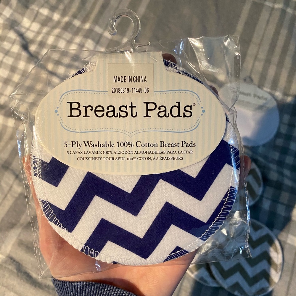 Cloth Breast Pads. - Picture 2 of 3